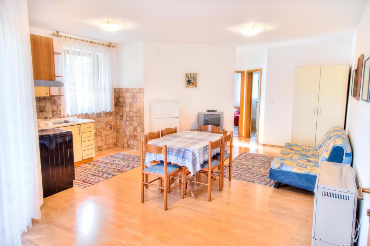 Apartment Josip 2011 Fazana Ngoại thất bức ảnh